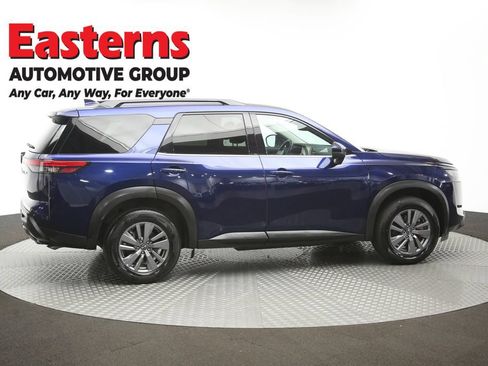 Used 2025 Nissan Pathfinder SV FWD image 43