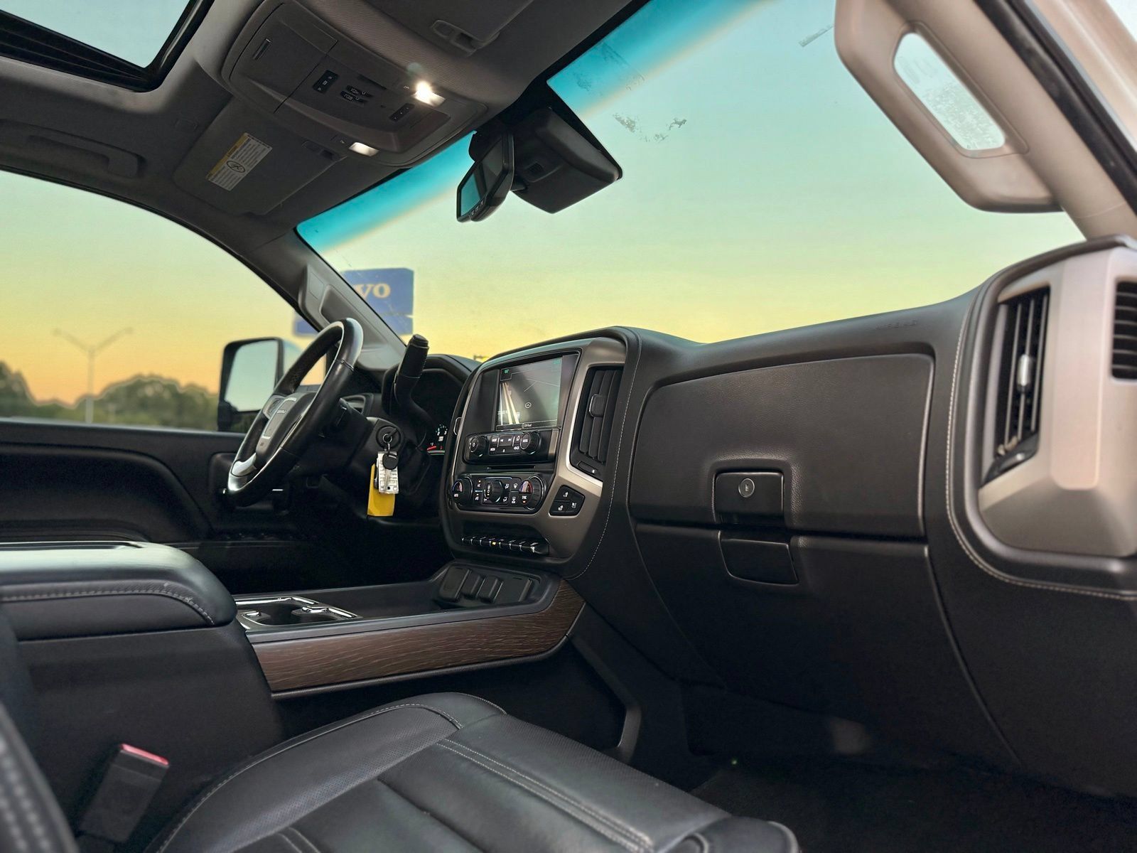 Used 2017 GMC Sierra 2500 Denali w/ Duramax Plus Package AWD/4WD image 29