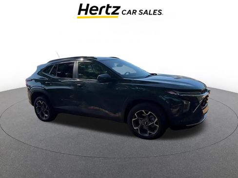 Used 2025 Chevrolet Trax LT w/ LT Convenience Package FWD image 1