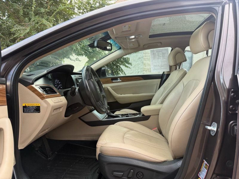 Used 2015 Hyundai Sonata Limited w/ Option Group 06 FWD image 10