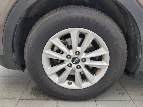 Used 2019 Kia Sorento FWD image 31