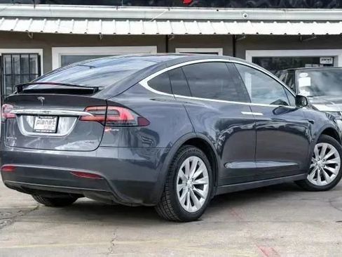 Used 2018 Tesla Model X 100D image 15