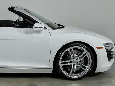 Used 2011 Audi R8 V8 AWD/4WD image 12