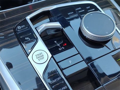 Used 2025 BMW X7 xDrive40i image 20