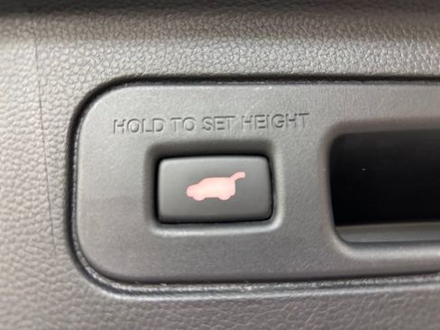Used 2025 Honda Pilot TrailSport image 35