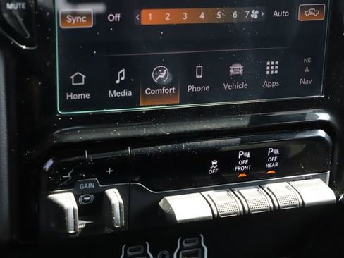 Used 2025 RAM 1500 Big Horn AWD/4WD image 32