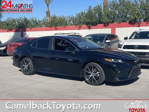 Used 2024 Toyota Camry SE image 1