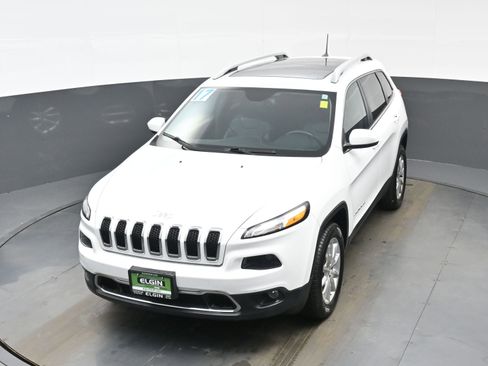Used 2017 Jeep Cherokee Limited image 35