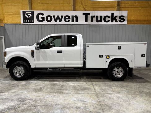 Used 2018 Ford F250 XL w/ Power Equipment Group AWD/4WD image 2