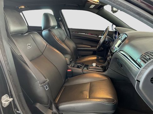 Used 2022 Chrysler 300 S w/ Comfort Group image 29