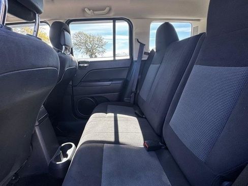 Used 2017 Jeep Patriot Latitude image 12