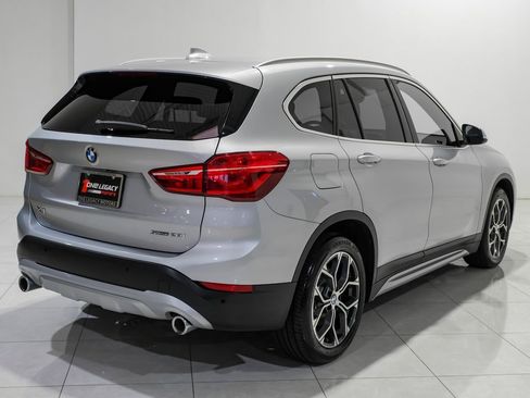 Used 2021 BMW X1 sDrive28i image 4