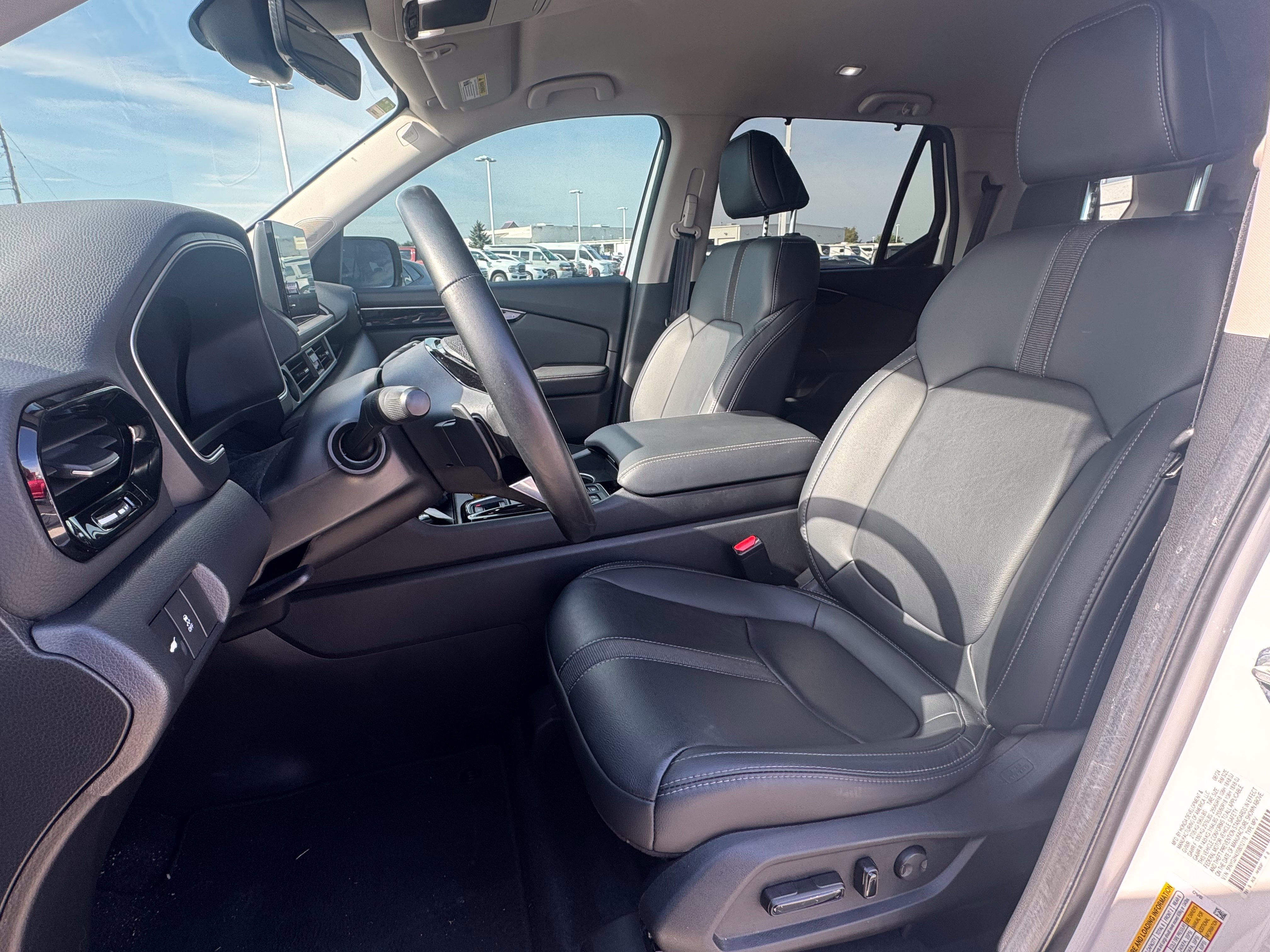 Used 2025 Honda Pilot EX-L image 12