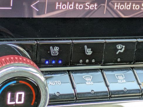 Used 2024 GMC Canyon AT4X image 28