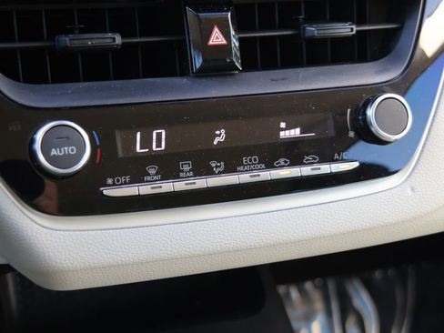 Used 2024 Toyota Corolla LE image 14