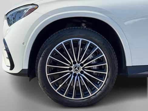 Certified 2025 Mercedes-Benz GLC 300 4MATIC image 10