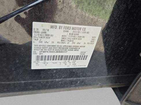Used 2018 Ford Edge Titanium w/ Ford Safe & Smart Package FWD image 16