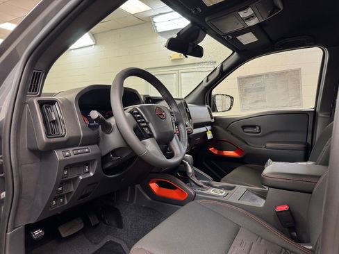 New 2026 Nissan Frontier PRO-4X w/ Pro-4x Convenience Package AWD/4WD image 13