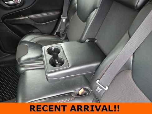 Used 2015 Jeep Cherokee Trailhawk w/ Cold Weather Group image 37