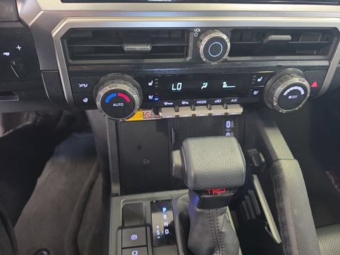Used 2025 Toyota 4Runner TRD Off-Road Premium AWD/4WD image 16