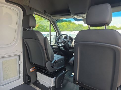 Used 2025 Mercedes-Benz Sprinter 2500 image 26