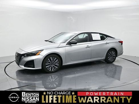 Used 2024 Nissan Altima 2.5 SV image 1