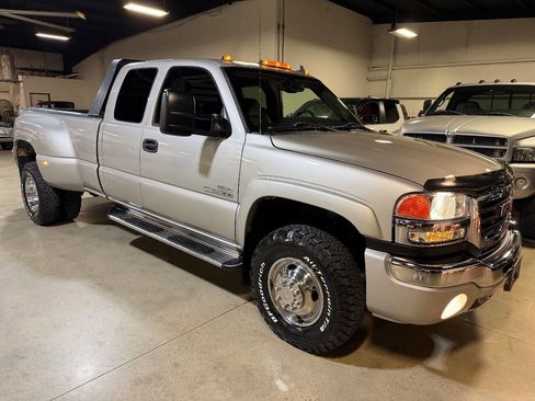 Used 2006 GMC Sierra 3500 SLE w/ Heavy-Duty Power Package image 41