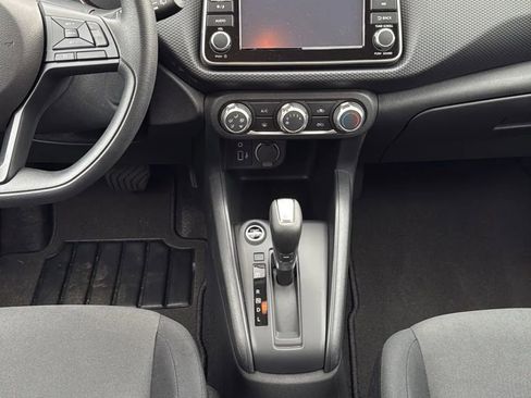 Used 2024 Nissan Kicks S image 8
