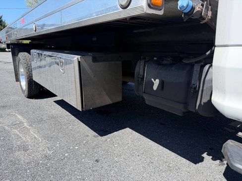 Used 2019 Ford F550 4x4 Regular Cab Super Duty image 12