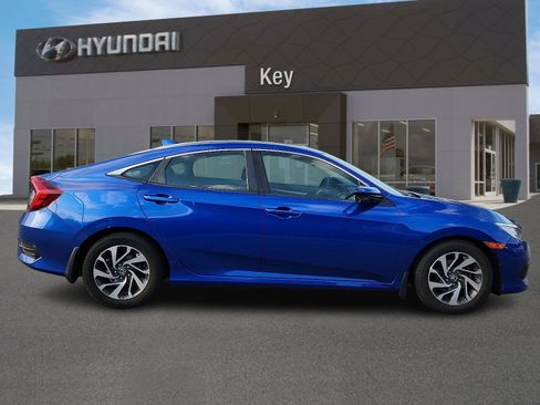 Used 2018 Honda Civic EX image 3