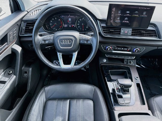 Used 2023 Audi Q5 2.0T Premium w/ Convenience Package AWD/4WD image 17