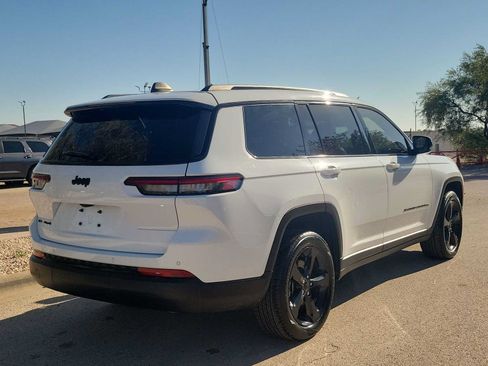 Used 2023 Jeep Grand Cherokee L Laredo AWD/4WD image 8