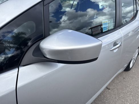 Used 2023 Nissan Leaf S image 10