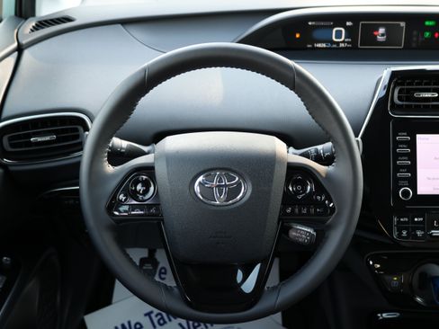 Used 2020 Toyota Prius XLE AWD/4WD image 24