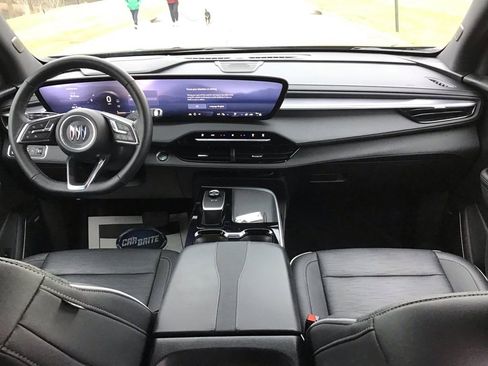 Used 2025 Buick Enclave Sport Touring image 23