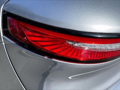 Used 2021 Lincoln Corsair Standard w/ Equipment Group 101A image 28