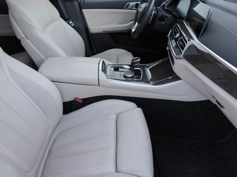 Certified 2022 BMW X5 xDrive40i w/ Luxury Seating Package image 10