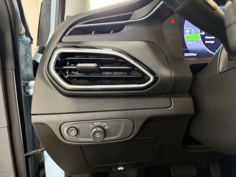 Used 2022 Chevrolet Bolt EUV LT w/ Convenience Package image 22