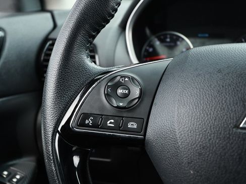 Used 2025 Mitsubishi Eclipse Cross SE AWD/4WD image 13
