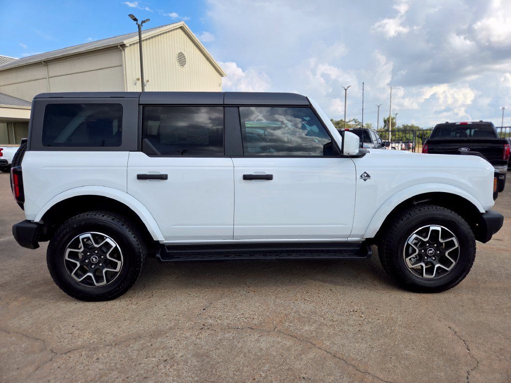 New 2026 Ford Bronco Outer Banks AWD/4WD image 4