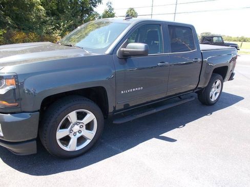 Used 2018 Chevrolet Silverado 1500 LT w/ All Star Edition AWD/4WD image 7