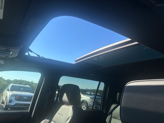 Used 2026 GMC Yukon XL Denali w/ Sun & Power Step Package RWD image 12