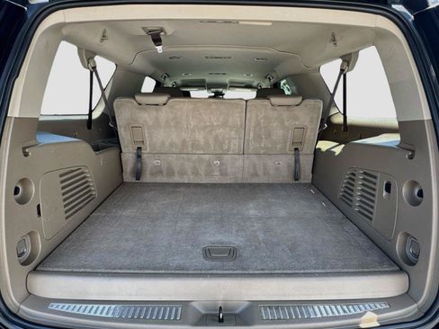 Used 2019 Chevrolet Suburban LT RWD image 26