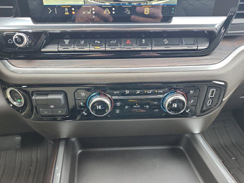 New 2026 GMC Sierra 2500 SLT w/ SLT Premium Package image 18