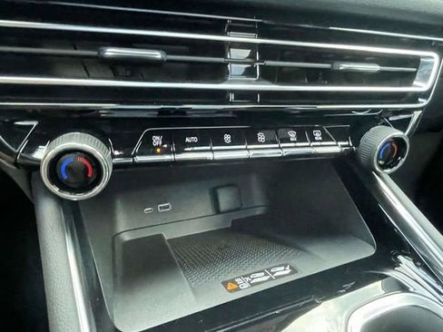 New 2026 Chevrolet Traverse LT w/ Sun and Wheel Package image 15