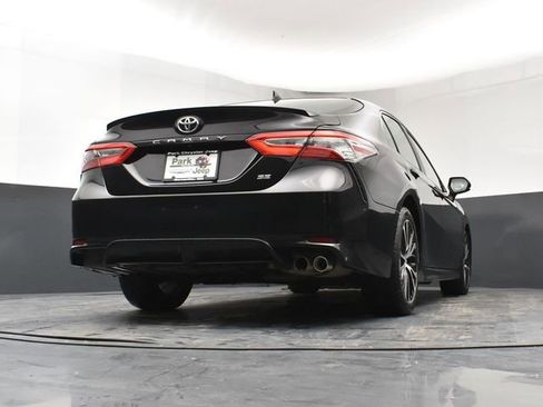 Used 2019 Toyota Camry SE image 23