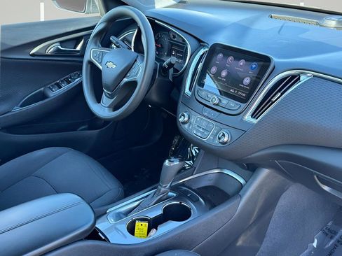 Used 2020 Chevrolet Malibu LT FWD image 11