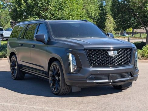 Certified 2026 Cadillac Escalade ESV Platinum Sport w/ LPO, ONYX Package AWD/4WD image 6