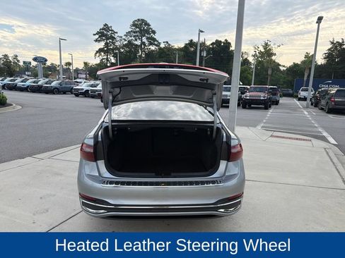 Used 2025 Volkswagen Jetta SEL FWD image 10