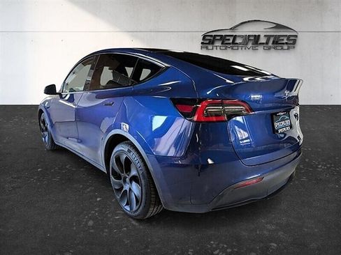 Used 2021 Tesla Model Y Long Range AWD/4WD image 8